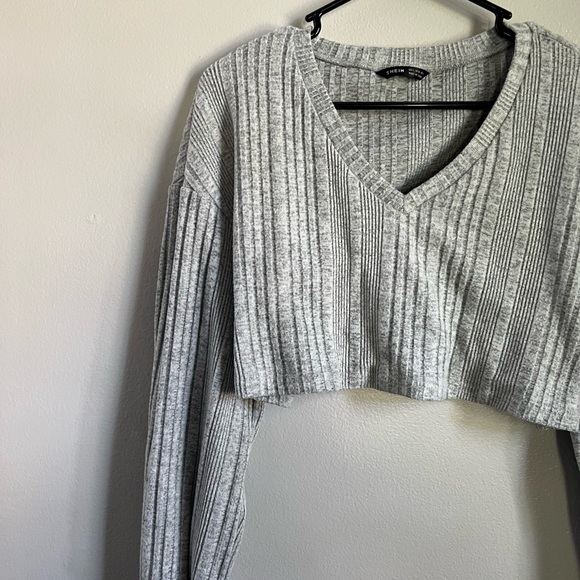 Cropped Sweater - Picture 2 of 4